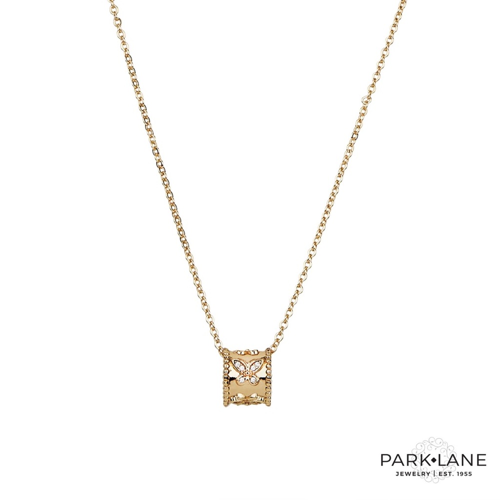 Elegant Gold Butterfly Pendant Necklace - Picture 5 of 12